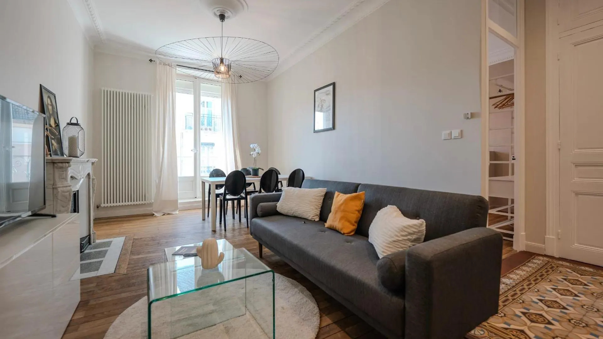 #Hw Le Mazet Hyper-Centre Haussmanian Apartment Grenoble