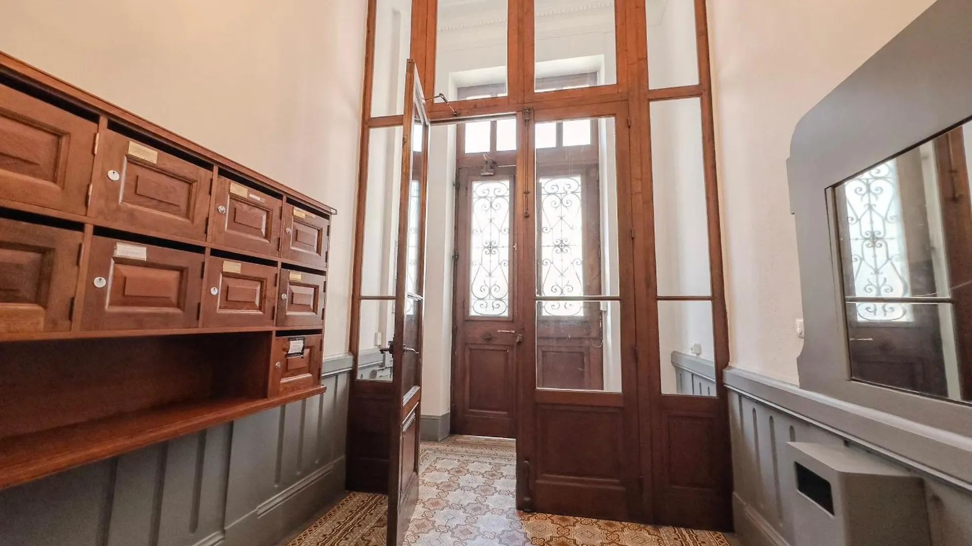 #Hw Le Mazet Hyper-Centre Haussmanian Apartment Grenoble France